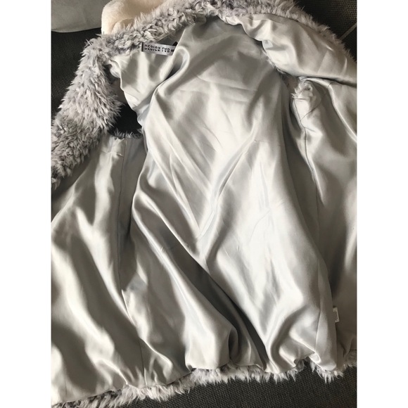 Design Lab Vest - Picture 7 of 8